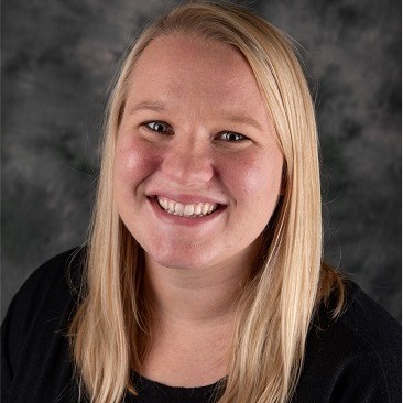 A professional headshot of UW Digital Marketing student Brooke Hanson. 